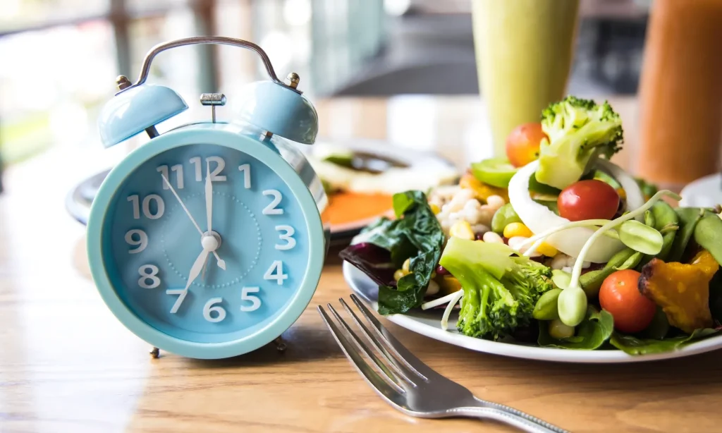 stratégies efficaces pour perdre 25 kg avec le jeûne intermittent